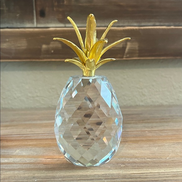 Other - Crystal Pineapple Decor with Gold Accents